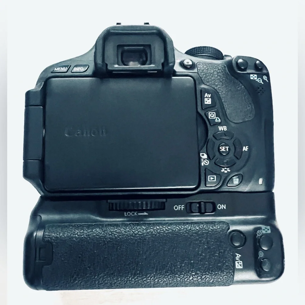 Canon EOS T5i 18.0MP DSLR Digital Camara Near Mint Conditions Great Working